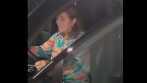 A prenda que Dolores não esperava: Ronaldo oferece um vistoso Porsche à mãe