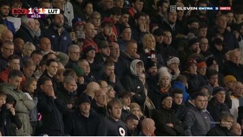 Jogador do Luton colapsa em campo