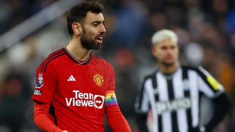 Manchester United empata com 'bis' de Bruno Fernandes e sem