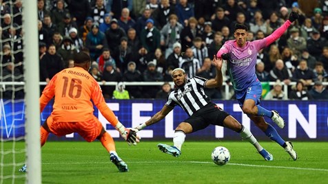 Tottenham regressa às vitórias com goleada diante do Newcastle