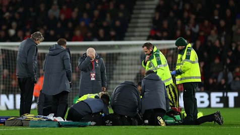 Pânico na Premier League: Capitão do Luton Town colapsa em campo e
