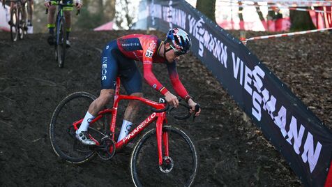 A dureza de uma prova de ciclocrosse...e ganha o mesmo