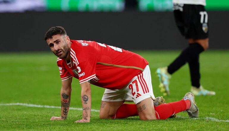 Benfica volta a empatar no campeonato, agora frente ao Farense