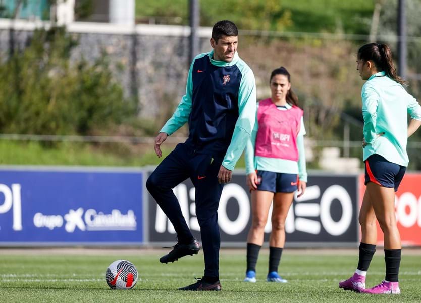 Francisco Neto: «Portugal quer mostrar o seu valor e avaliar o nível que  tem antes do Mundial feminino» - Desporto
