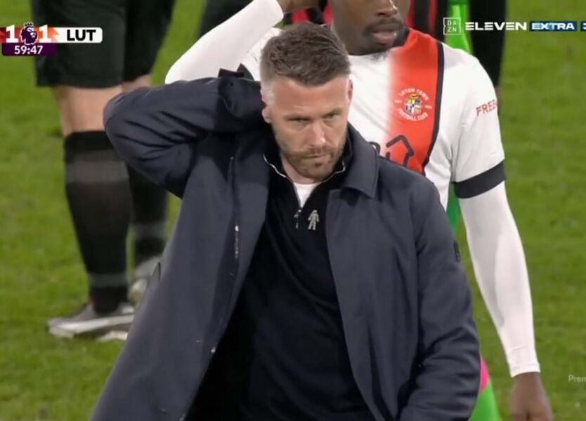 Jogador do Luton colapsa em campo