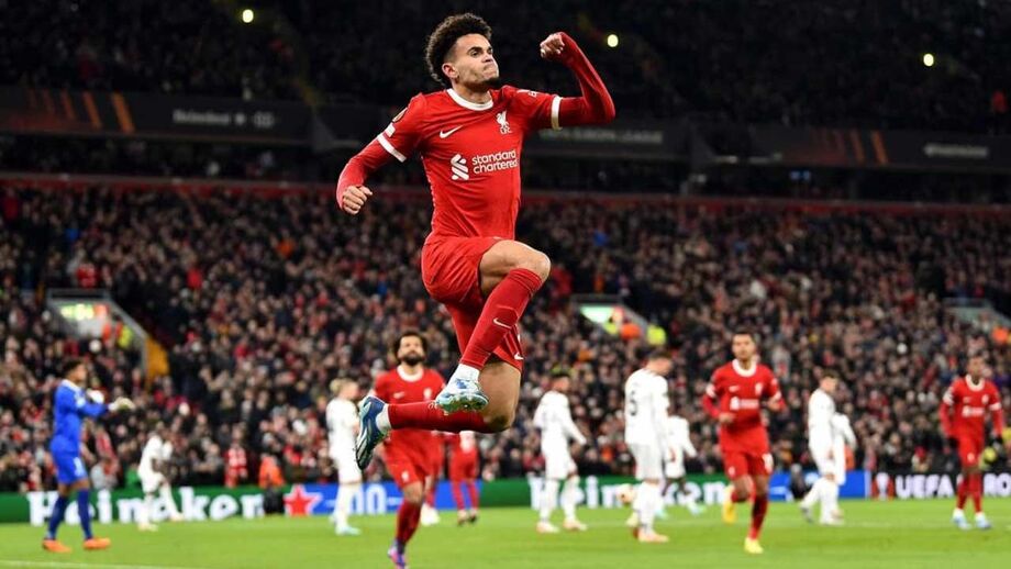Liverpool passeia até aos 'oitavos' da Liga Europa
