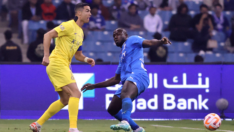 Al Hilal-Al Nassr, em direto: Milinkovic-Savic inaugura o marcador com um cabeceamento irrepreensível