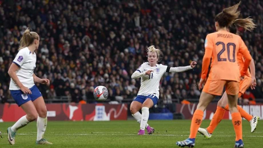 Governo britânico apoia proposta para a reformulação do futebol feminino