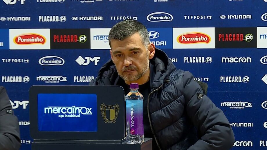 O treinador do FC Porto comentou o momento em que o Famalicão ficou a pedir penálti, ainda na 1.ª parte