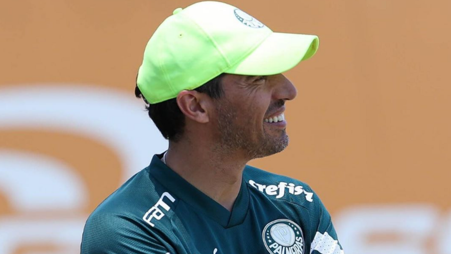 Treinador sagra-se bicampeão brasileiro e não garante continuidade no Palmeiras