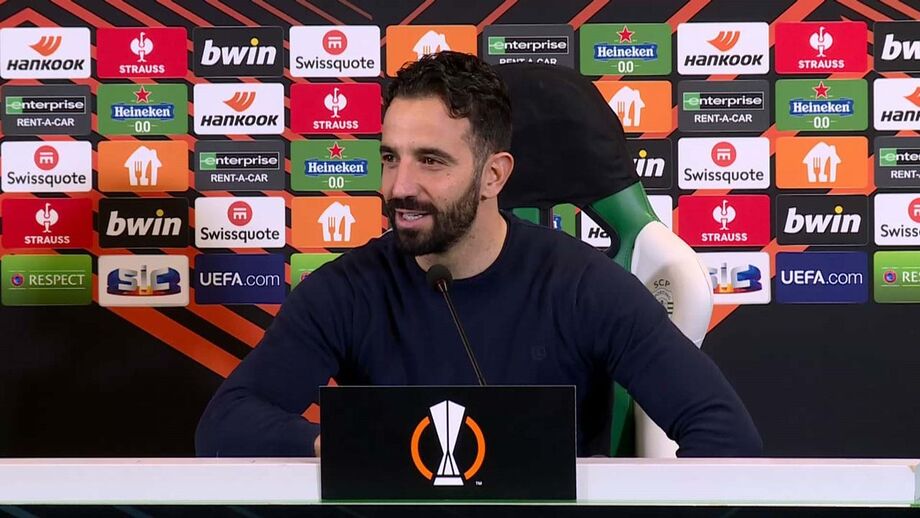 Treinador do Sporting diz que o ala português tem "boas hipóteses de ganhar"