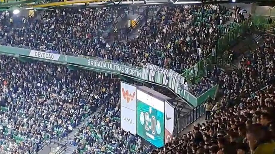 Ouvem-se cânticos provocatórios nas bancadas