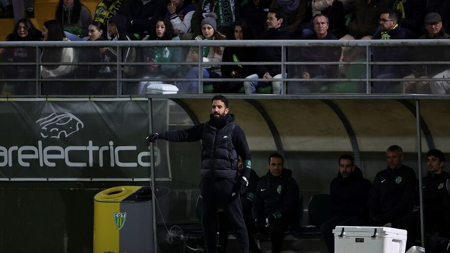 Treinador do Sporting realçou qualidade de Nuno Santos, Paulinho e Bragança na jogada do 1-0
