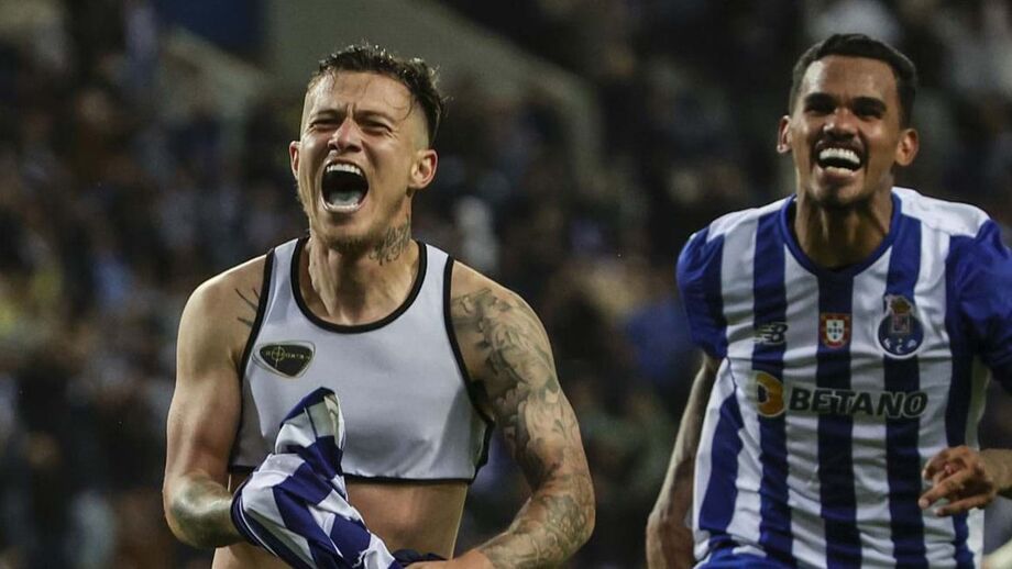 Otávio brilhou com um golaço no jogo que carimbou o apuramento para a final da Taça 
