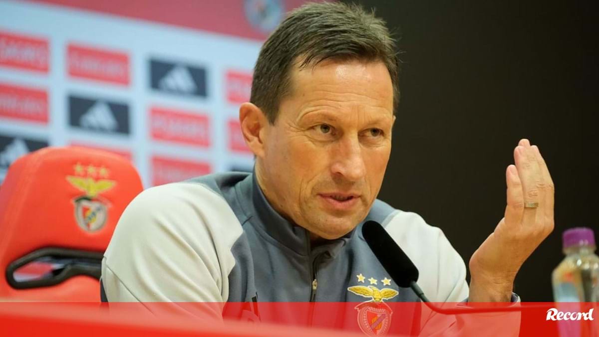 Em direto: siga a conferência de Roger Schmidt de antevisão ao jogo com o Sp. Braga