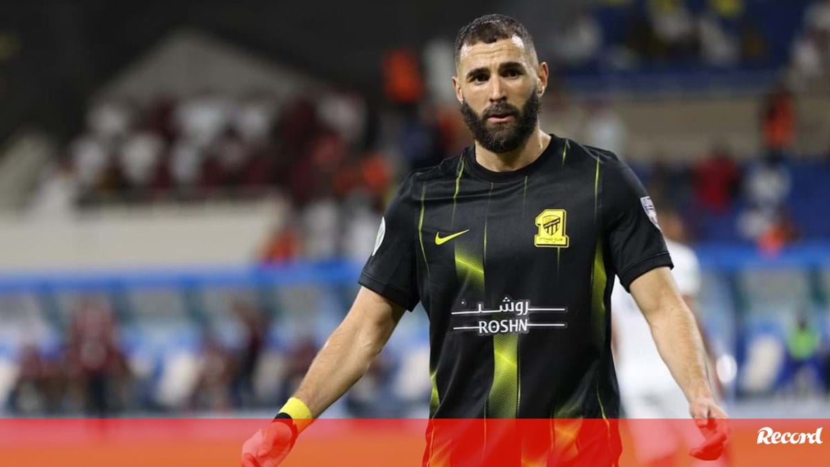 Al Ittihad furioso com Benzema: avançado voltou... 17 dias depois da data combinada