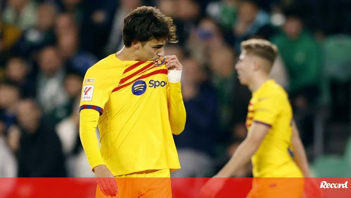 «Deixa-os falar...»: a mensagem de Cancelo para João Félix após o avançado marcar