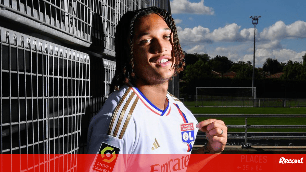 Lyon interrompe empréstimo e 'despacha' Diego Moreira de volta ao Chelsea