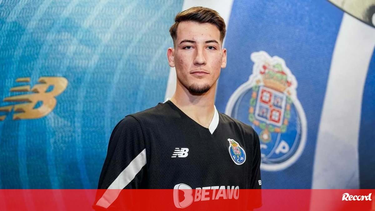 Gonçalo Ribeiro renova com o FC Porto até 2028: «Diogo Costa é uma referência para mim»