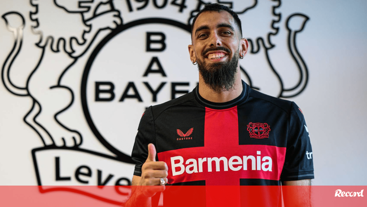 Oficial: Betis empresta Borja Iglesias ao Bayer Leverkusen