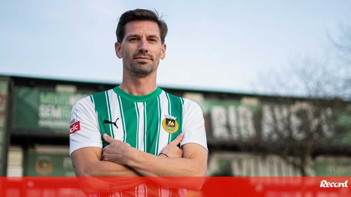 Adrien explica ingresso no Rio Ave e garante: «Só me falta conseguir voltar ao meu nivel físicamente»