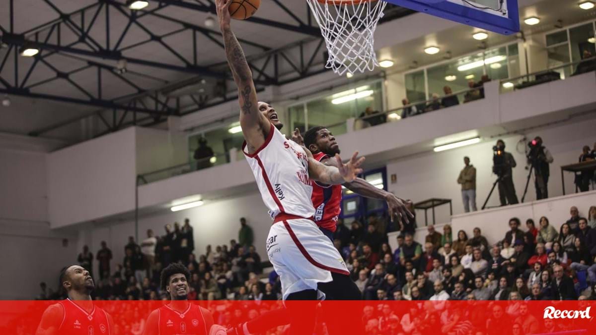 Taça de Portugal: Detentor do troféu Benfica defronta Póvoa nas meias-finais