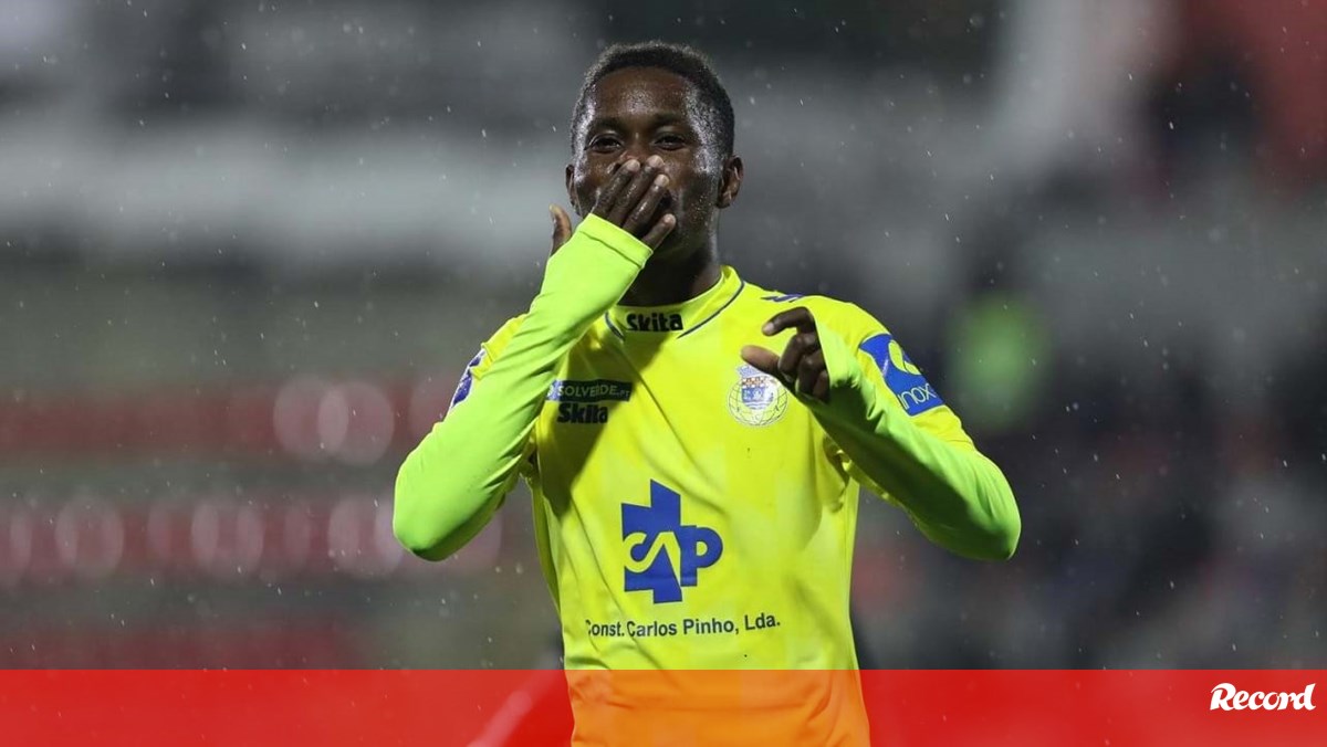 Oficial: Arouca confirma saída de Bukia para o Espérance de Tunis