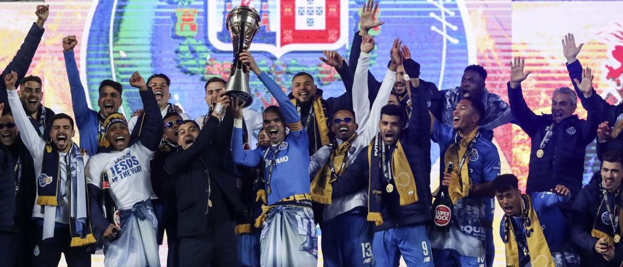 FC Porto a festejar a conquista da Allianz Cup em janeiro de 2023