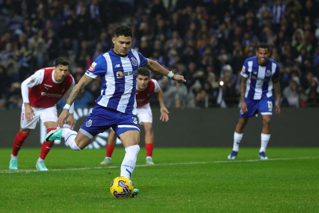 Evanilson marcou ao Sp. Braga  de penálti