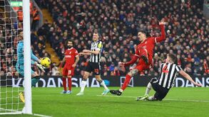 Premier League: Darwin bate recorde da temporada de golos esperados... sem marcar
