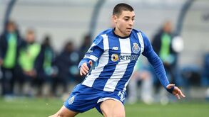 Sérgio Conceição com quatro 'reforços' da equipa B no primeiro treino do ano do FC Porto