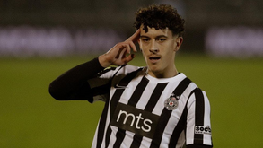 Nemanja Jovic negociado pelo Estoril