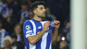 Taremi firme no FC Porto até ao fim