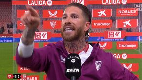 Sergio Ramos perde a cabeça e manda calar adepto: «Respeita as pessoas, estamos a falar!»