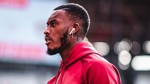 Internacional inglês demarca-se do escândalo Epstein: «Era uma criança na altura...»