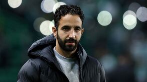 Fernando Mendes e o percurso de Amorim na Liga: «Um dia és acarinhado, no outro perdes dois jogos e pronto...»