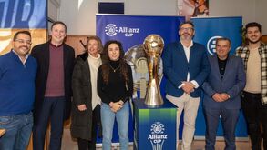 Troféu da Allianz Cup está a percorrer o país e esta sexta-feira foi 'recebido' no Sobralinho
