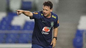 «Nunca me fez nenhum convite, como é que sabe?»: Os bastidores da demissão de Fernando Diniz da seleção do Brasil