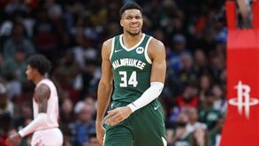 Antetokounmpo irritado após derrota dos Bucks: «Até o roupeiro tem de lavar melhor a roupa»