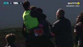 Filho de Sérgio Conceição marca pelo Leixões e festeja... à Ronaldo