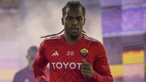 Futuro de Renato Sanches pode passar pelo Besiktas de Fernando Santos 