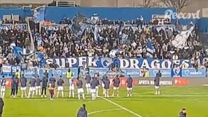 Depois da contestação no Bessa, na Amoreira houve aplausos dos adeptos do FC Porto para a equipa