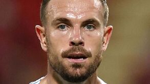 Ajax chama por Jordan Henderson