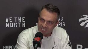 Treinador dos Raptors arrasa arbitragem após derrota por um ponto: «É uma grande merda»