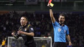 O dia em que Craig Bellamy se 'vingou' de ex-árbitro inglês: «Apertou-me os testículos no túnel...»