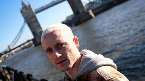 Nuno Santos passeia em Londres antes da gala 'The Best'