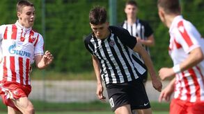 FC Porto na corrida por jovem sérvio que é pretendido por Bayern Munique e Nápoles