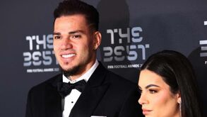 Ederson acredita no Benfica campeão: «Plantel muito bom, guarda-redes novo e fez boas contratações»
