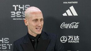 Golo de Nuno Santos foi o preferido dos adeptos, mas perdeu no painel de especialistas