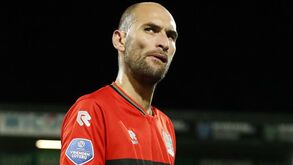 Bas Dost adia regresso ao futebol